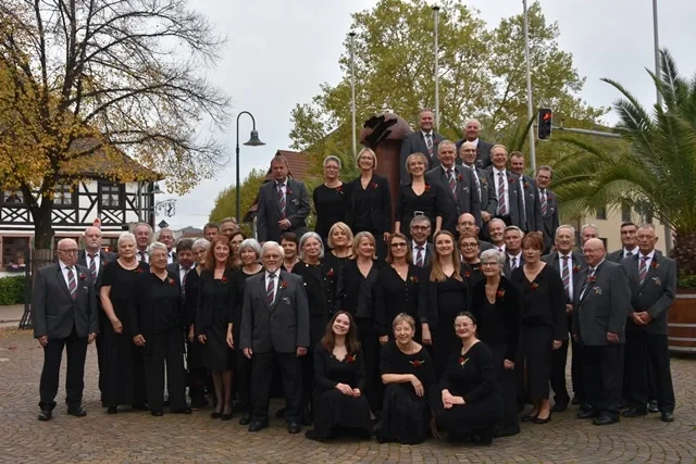 Der Männer- und Frauenchor des MGV Liederkranz Gundelfingen